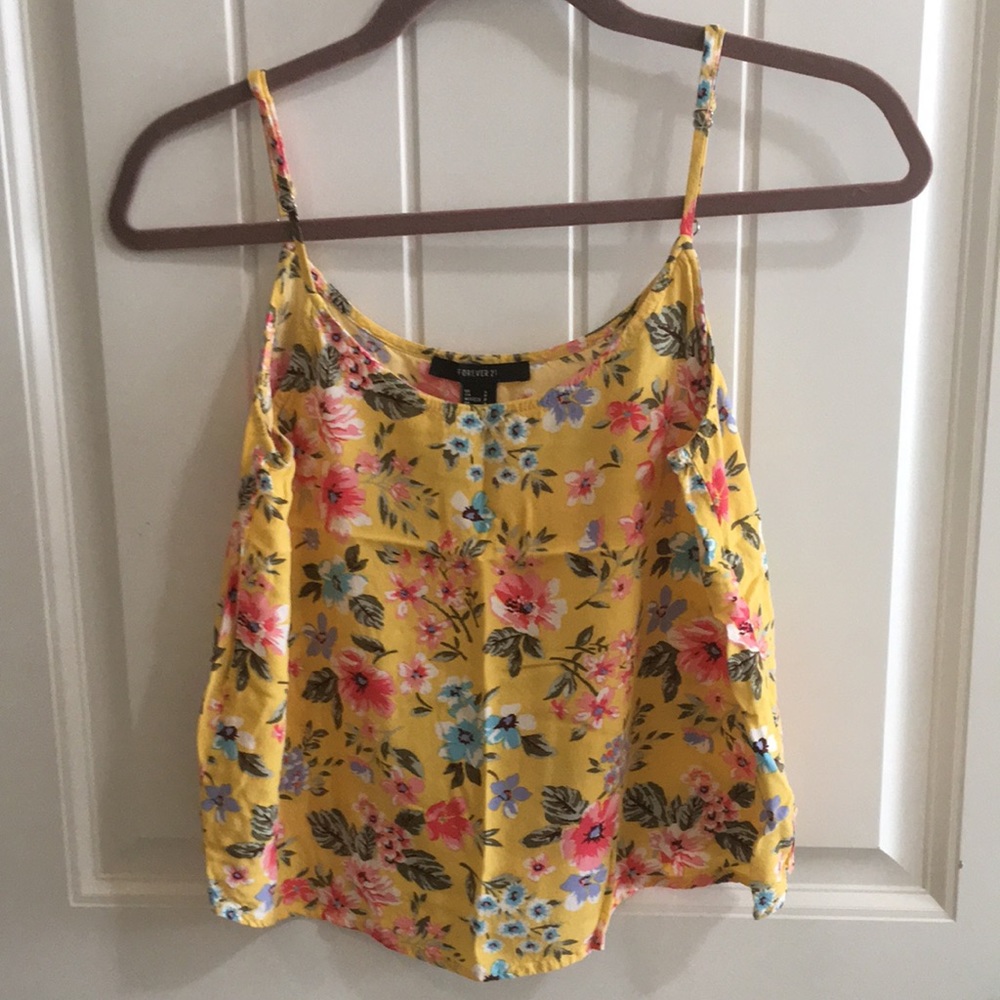 Floral cropped tank with adjustable straps!